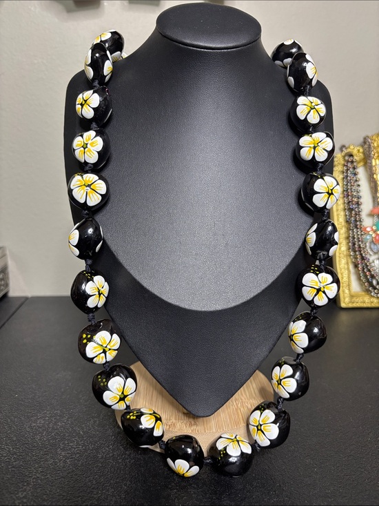 Source Unknown Jewelry - Handcrafted Hand Painted Coconut Black Floral Bead Necklace Hawaii
